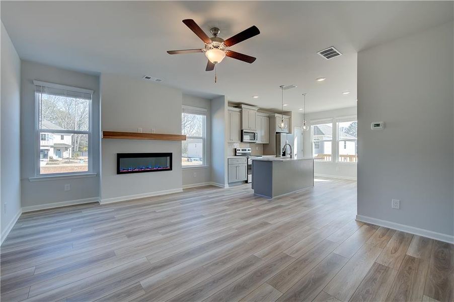 Spacious, unfurnished interior of a new home in Enclave at Evergreen, Fairburn (Image 19).