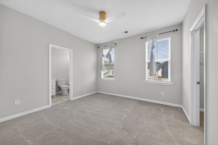 Spacious, unfurnished interior of a new home in , Summerville (Image 42).