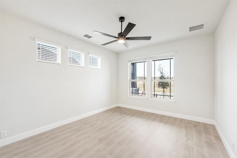 Spacious, unfurnished interior of a new home in Ridge Ranch Classic 60, Mesquite (Image 39).