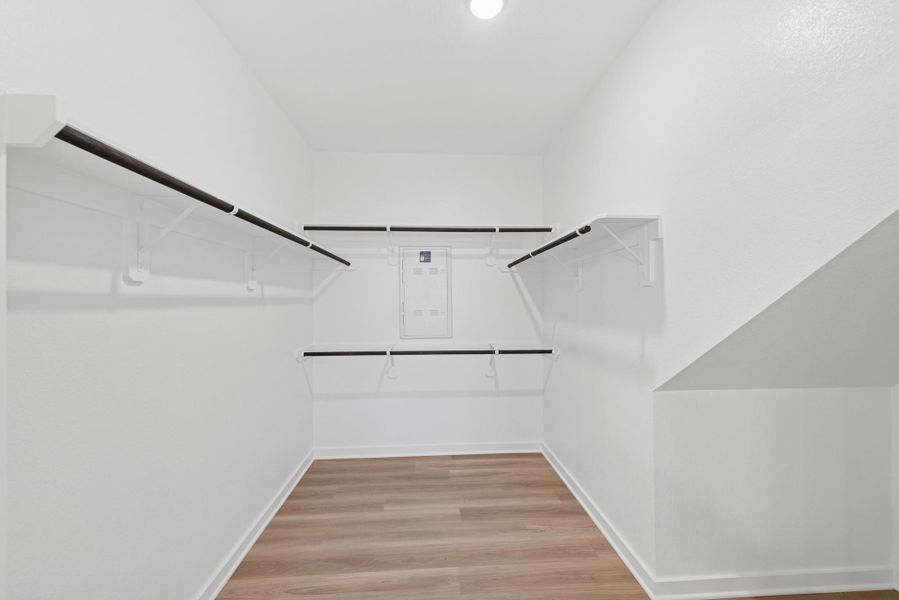 Spacious, unfurnished interior of a new home in Miller's Pond, Rosenberg (Image 14).