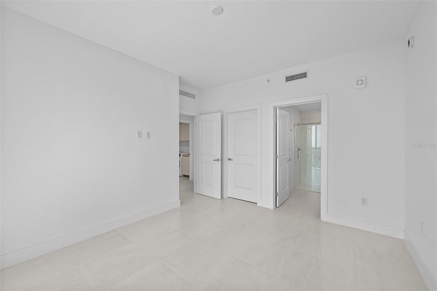 Spacious, unfurnished interior of a new home in , Tampa (Image 60). Spacious, unfurnished interior of a new home in , Tampa (Image 60).