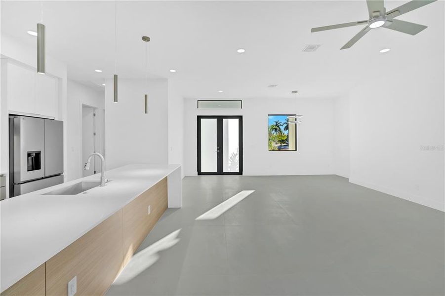 Spacious, unfurnished interior of a new home in , Port Charlotte (Image 44).