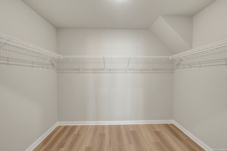 Spacious, unfurnished interior of a new home in Mesquite Ridge, San Antonio (Image 19).