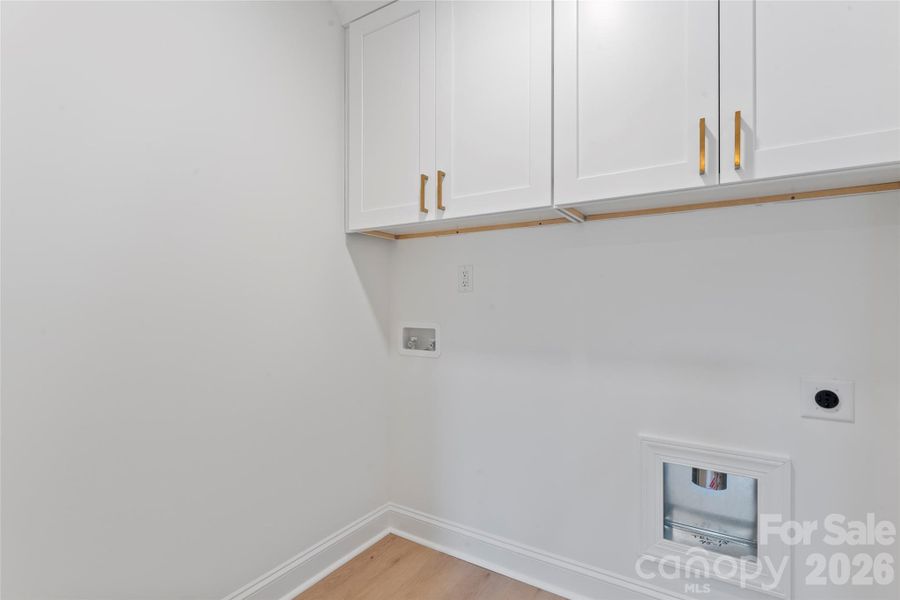 Spacious, unfurnished interior of a new home in , Harrisburg (Image 11).