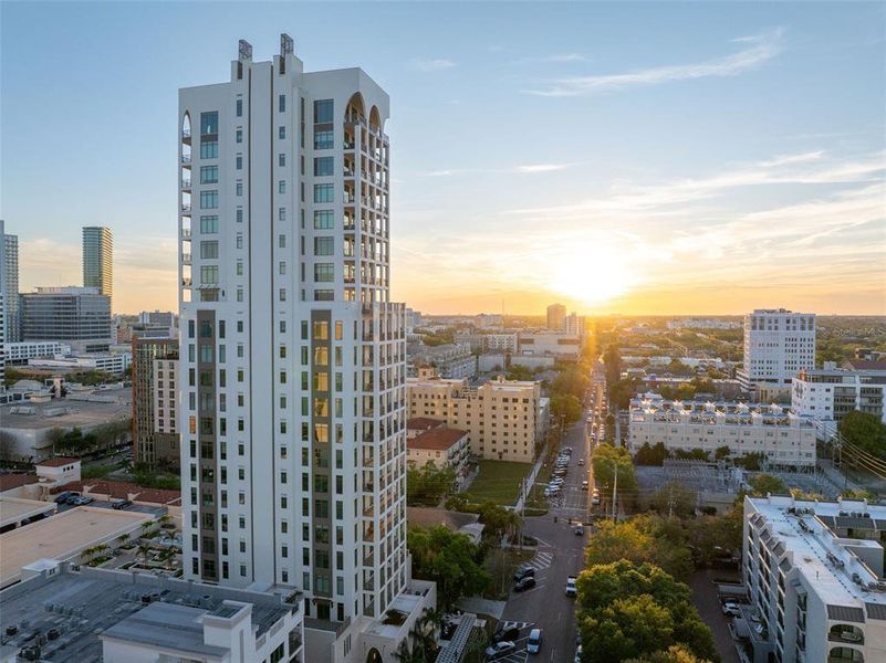 Condo located in St. Petersburg, FL showcasing its design and architecture (Image 5). Condo located in St. Petersburg, FL showcasing its design and architecture (Image 5).
