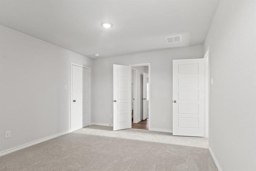 Spacious, unfurnished interior of a new home in Retreat at Fossil Creek, Fort Worth (Image 36). Spacious, unfurnished interior of a new home in Retreat at Fossil Creek, Fort Worth (Image 36).
