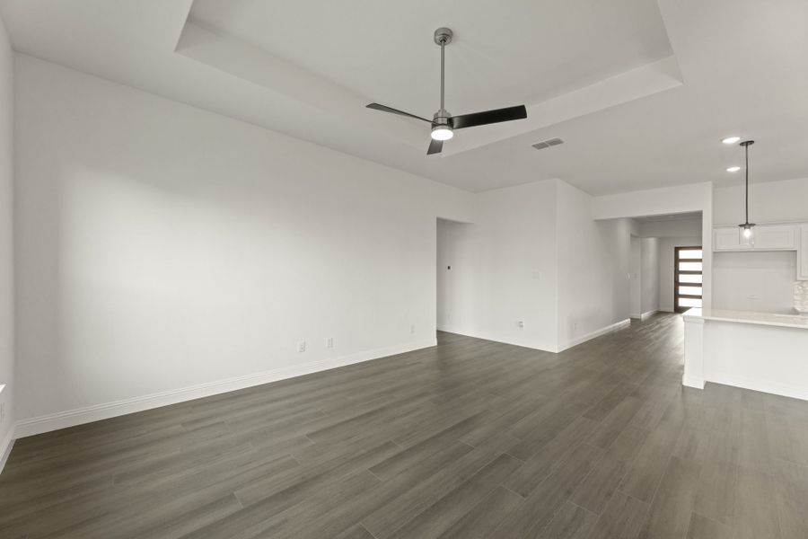 Spacious, unfurnished interior of a new home in Meadow Run, Melissa (Image 12). Spacious, unfurnished interior of a new home in Meadow Run, Melissa (Image 12).