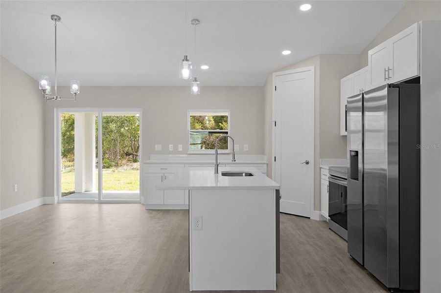 Furnished interior view inside a new home in , Ocklawaha (Image 5).