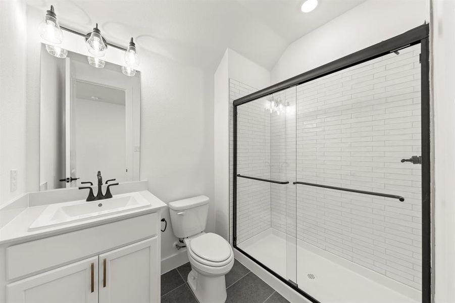 05. 4100 Explorer - 2ND Bath