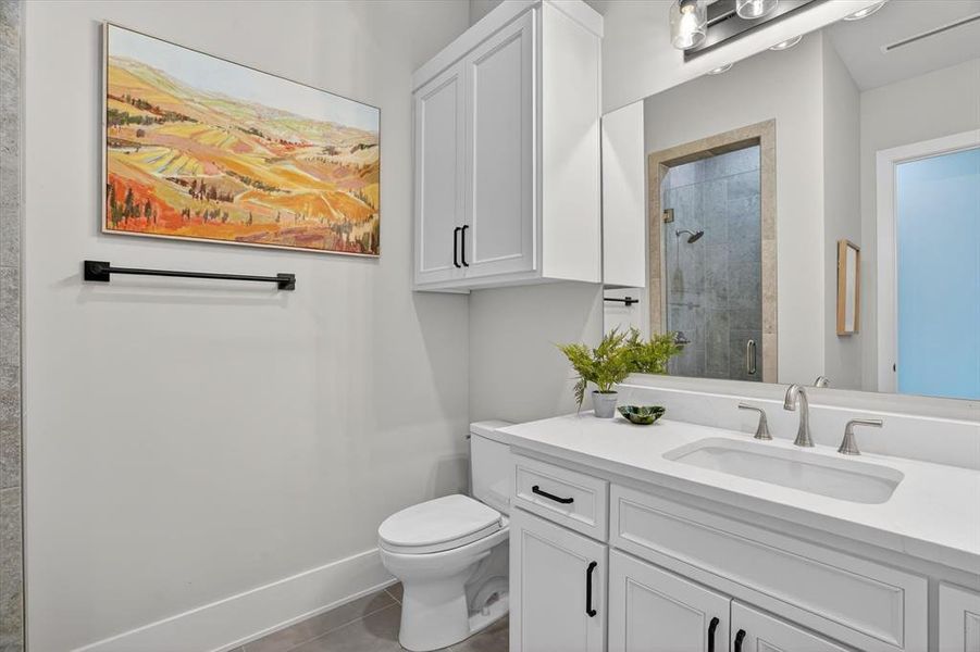Furnished interior view inside a new home in , Strawn (Image 5).