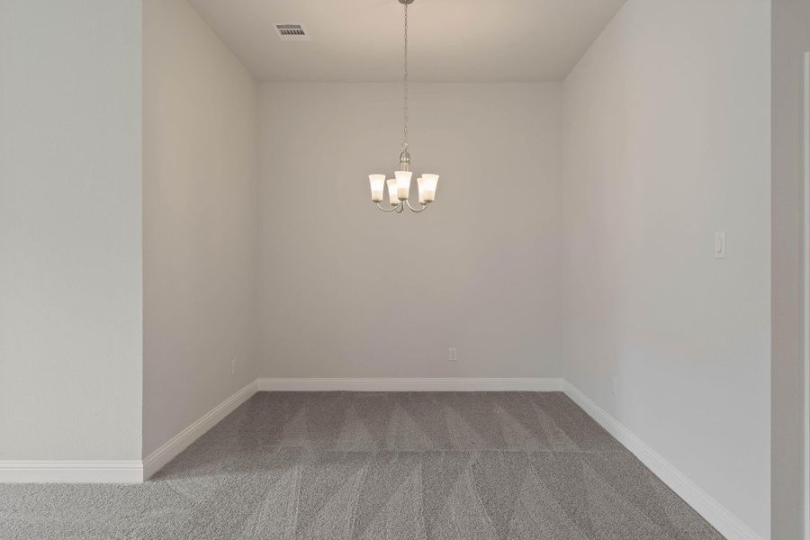 Spacious, unfurnished interior of a new home in Grand Oaks Reserve, Cleveland (Image 13).