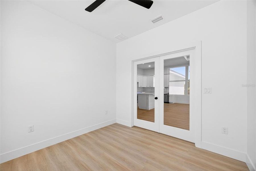Spacious, unfurnished interior of a new home in , Punta Gorda (Image 24).