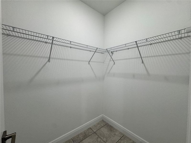 Spacious, unfurnished interior of a new home in , Citrus Springs (Image 32).