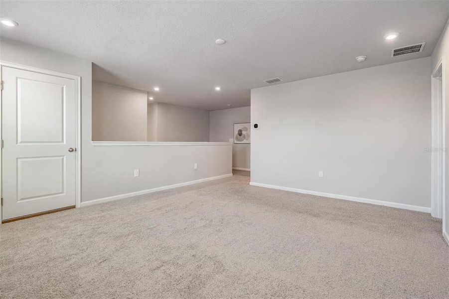 Spacious, unfurnished interior of a new home in , Lutz (Image 21).