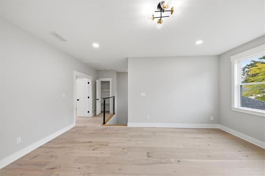 Spacious, unfurnished interior of a new home in , Acworth (Image 37).