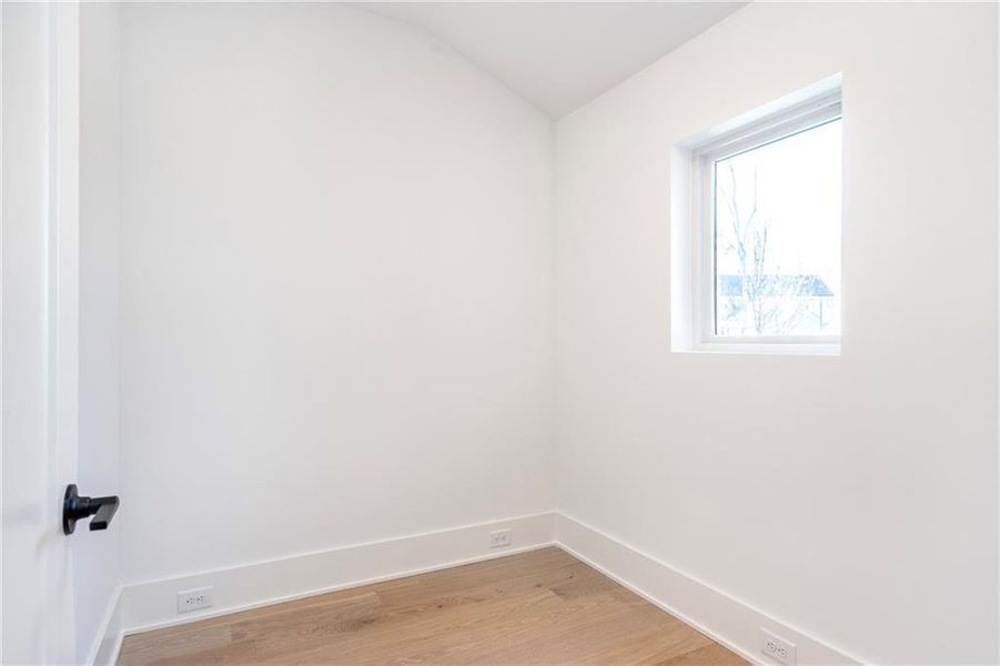 Spacious, unfurnished interior of a new home in Aster, Roswell (Image 55).