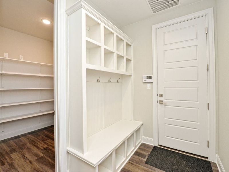 Representative furnished interior of a home built from the Catalina by Giddens Homes in Clearwater Ranch, Liberty Hill (Image 110).