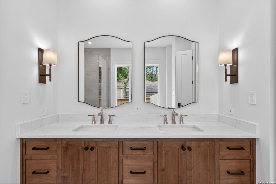 Furnished interior view inside a new home in , Alamo Heights (Image 34).