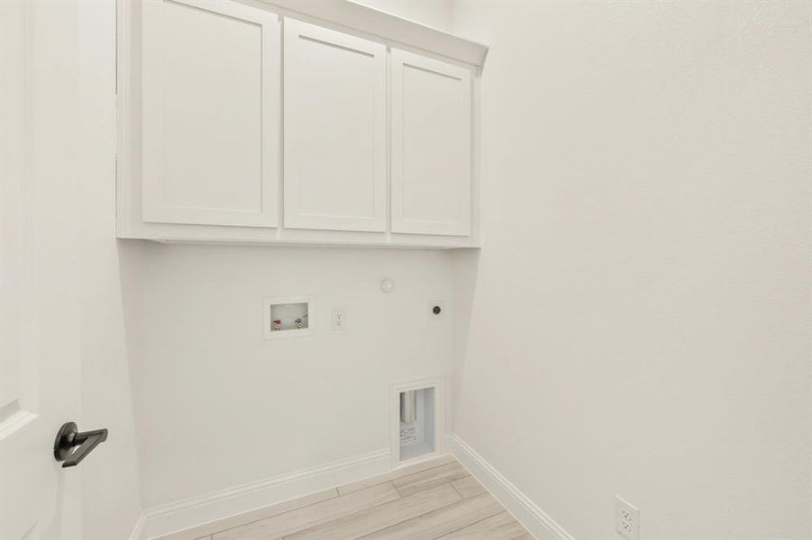 Furnished interior view inside a new home in West Crossing, Anna (Image 18).