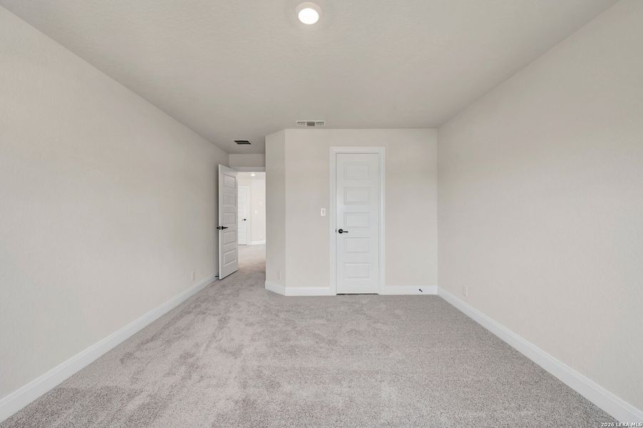 Spacious, unfurnished interior of a new home in Davis Ranch 60', San Antonio (Image 41). Spacious, unfurnished interior of a new home in Davis Ranch 60', San Antonio (Image 41).