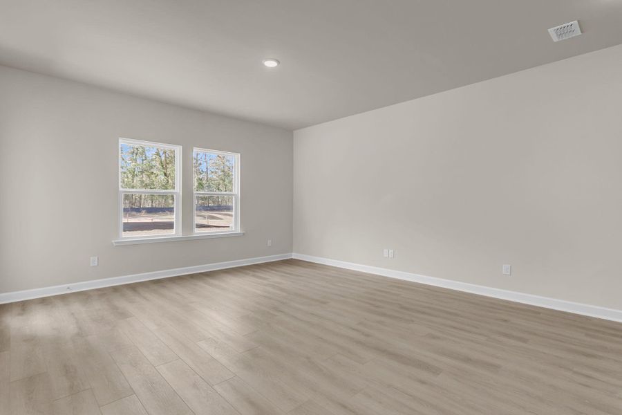 Spacious, unfurnished interior of a new home in , Ravenel (Image 13).