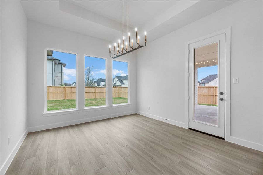 Spacious, unfurnished interior of a new home in Sienna, Missouri City (Image 21).