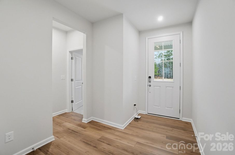 Spacious, unfurnished interior of a new home in Waxhaw Landing, Monroe (Image 41).