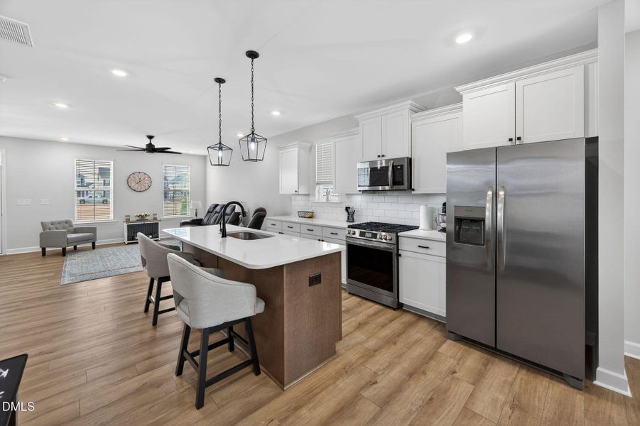 41_09-66-blue-iris-kitchen