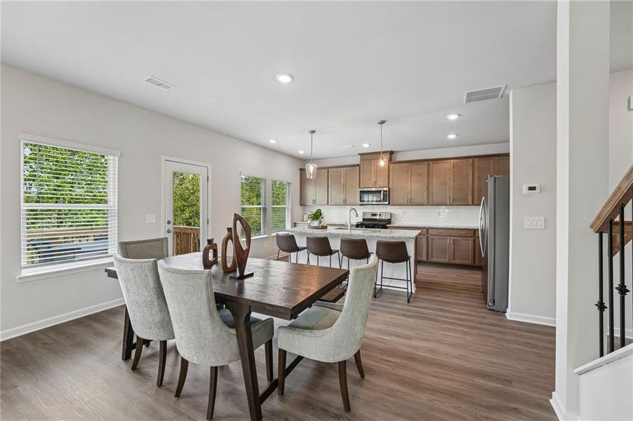 Furnished interior view inside a new home in Ivey Township, Dallas (Image 14).
