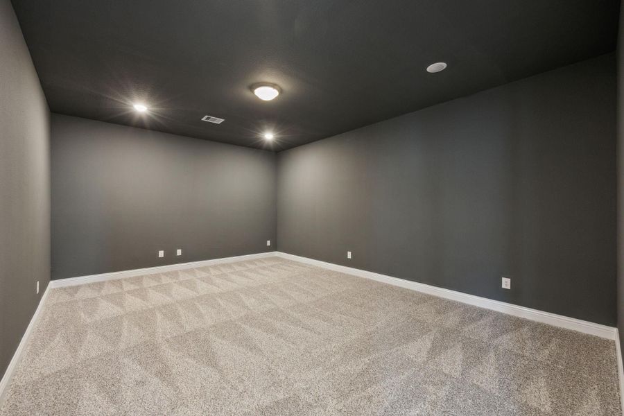 Spacious, unfurnished interior of a new home in Saint Tropez, Huffman (Image 14).