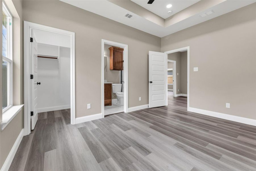 Spacious, unfurnished interior of a new home in , Navasota (Image 12).