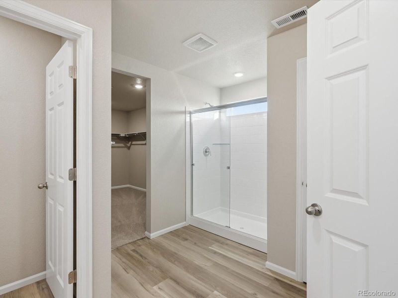 Spacious, unfurnished interior of a new home in , Commerce City (Image 22).