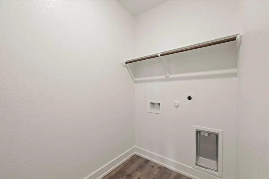 Spacious, unfurnished interior of a new home in Rancho San Gabriel, Georgetown (Image 13).