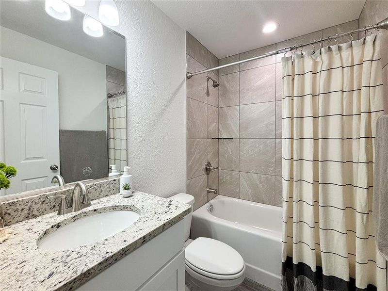 Furnished interior view inside a new home in , Dunnellon (Image 46).