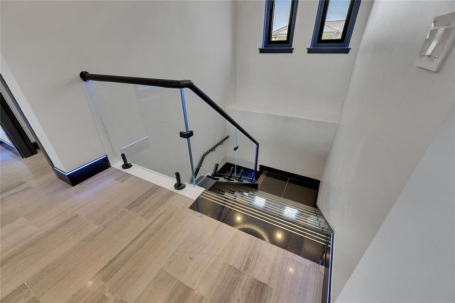 Spacious, unfurnished interior of a new home in , Apollo Beach (Image 64).