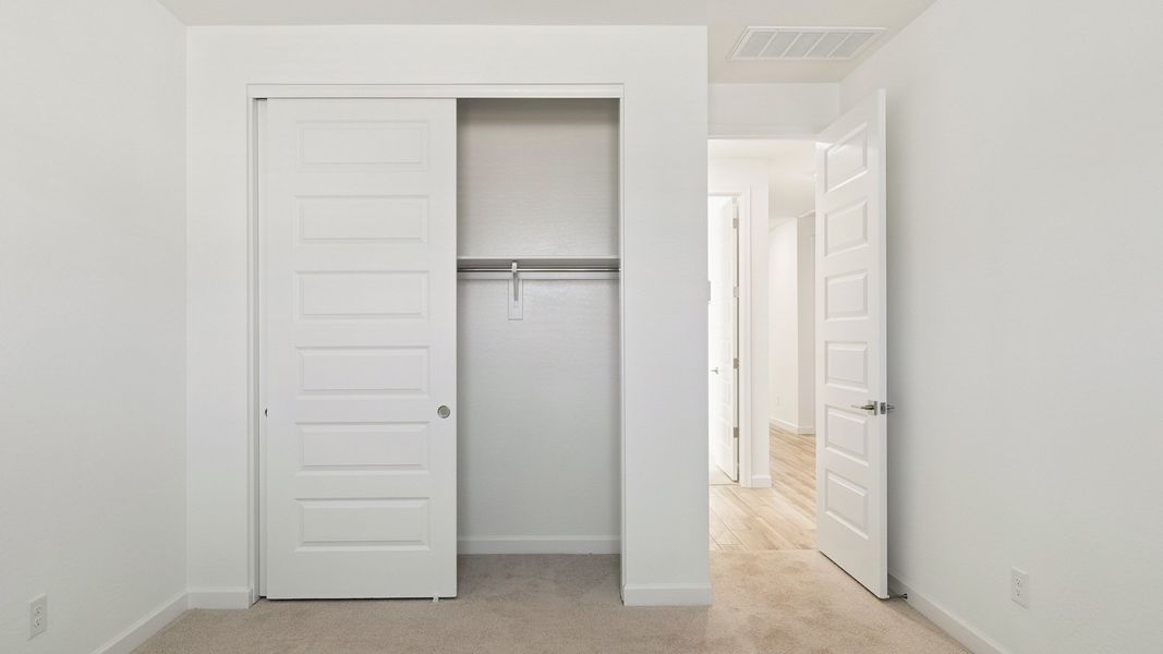 Spacious, unfurnished interior of a new home in Aloravita, Peoria (Image 14).