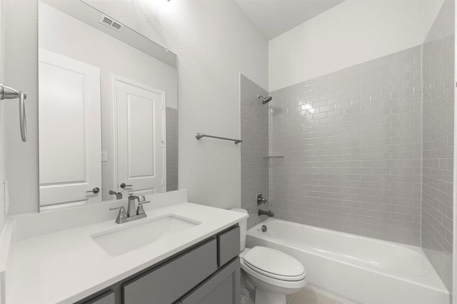 07. 2228 Euclid - 3RD Bath 07. 2228 Euclid - 3RD Bath