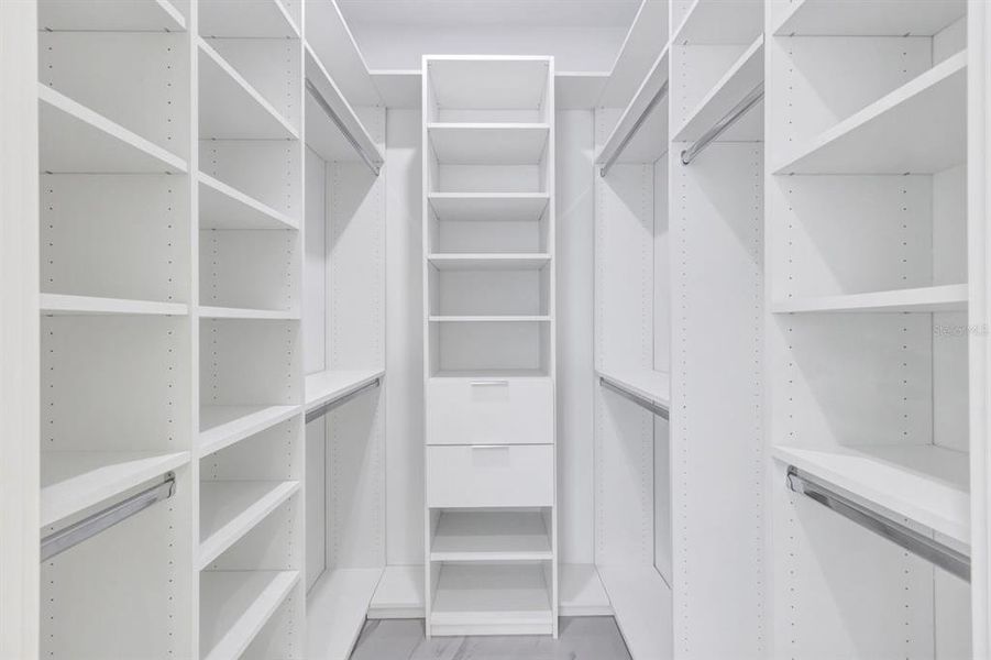 Spacious, unfurnished interior of a new home in , Lehigh Acres (Image 12).