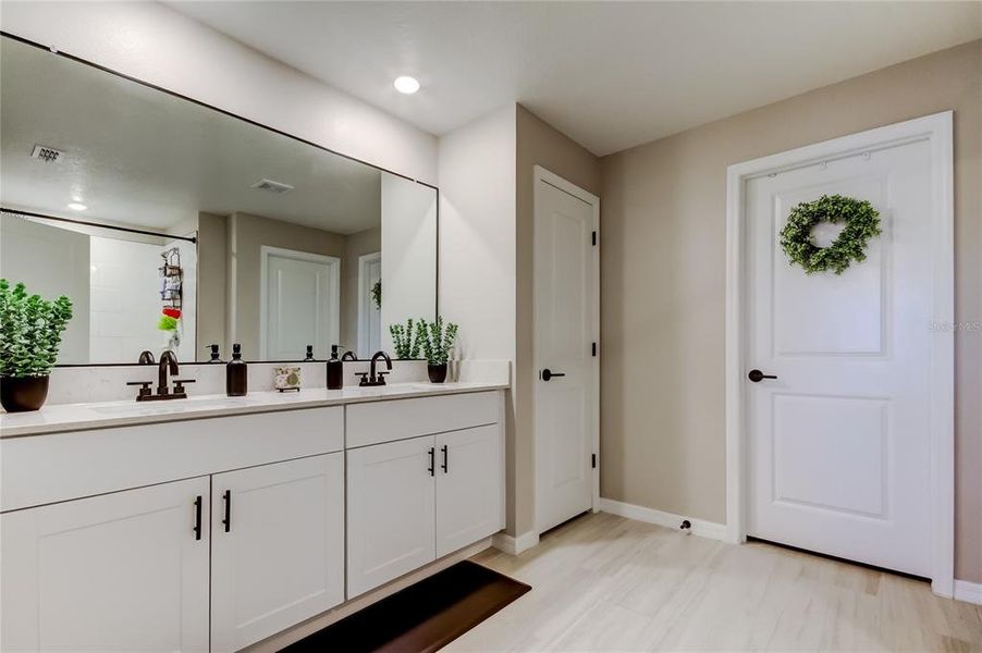 Furnished interior view inside a new home in Mirada: The Estates II, San Antonio (Image 18). Furnished interior view inside a new home in Mirada: The Estates II, San Antonio (Image 18).