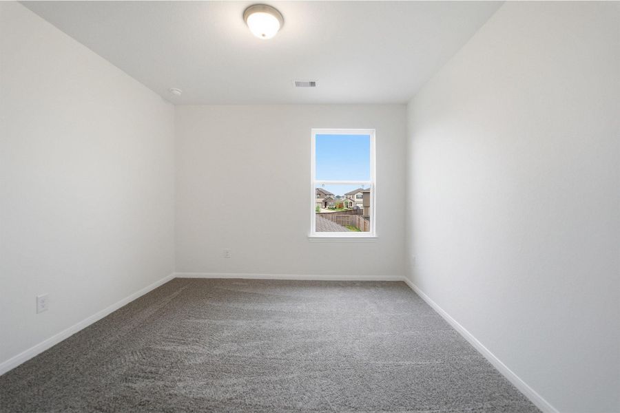 Spacious, unfurnished interior of a new home in Lago Mar, Texas City (Image 14).