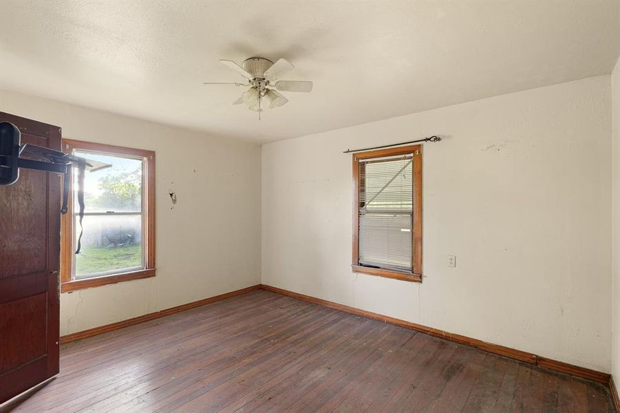Spacious, unfurnished interior of a new home in , Sunset (Image 6).