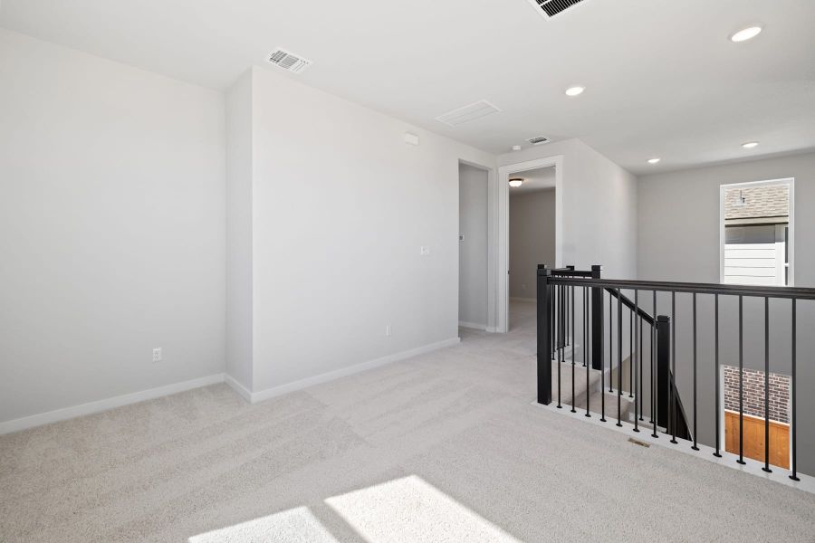 Spacious, unfurnished interior of a new home in Lariat, Liberty Hill (Image 36).