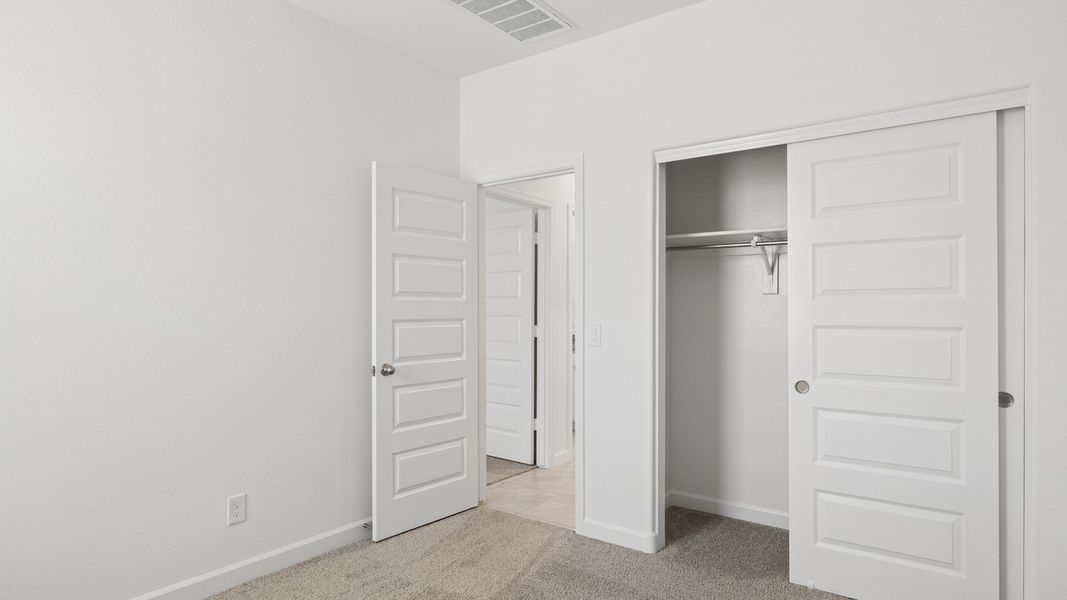 Spacious, unfurnished interior of a new home in Quail Ranch, San Tan Valley (Image 15). Spacious, unfurnished interior of a new home in Quail Ranch, San Tan Valley (Image 15).