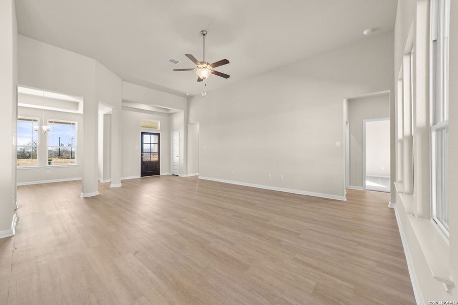 Spacious, unfurnished interior of a new home in Bonita Vista, Pleasanton (Image 15).