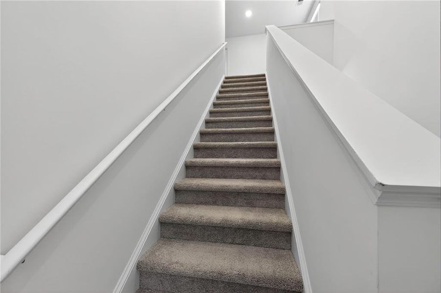 Spacious, unfurnished interior of a new home in , Union City (Image 23).