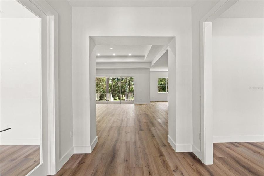 Spacious, unfurnished interior of a new home in Southern Hills Plantation, Brooksville (Image 43).