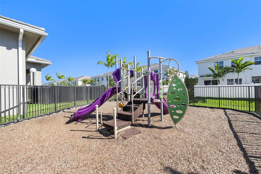 Community amenities in , Pembroke Pines (Image 45).