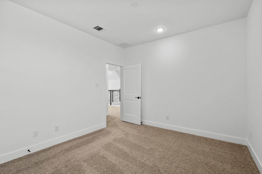 Spacious, unfurnished interior of a new home in Fulshear Lakes, Fulshear (Image 15).