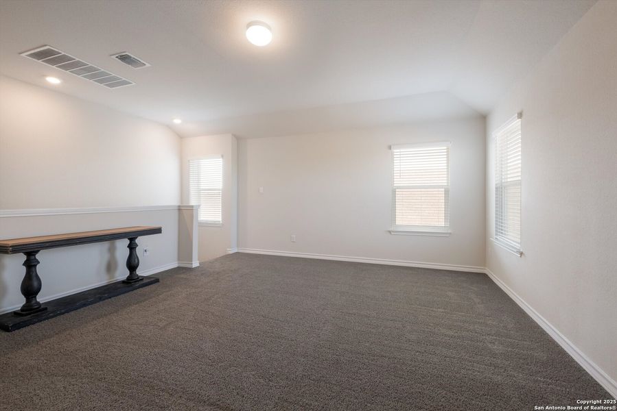 Spacious, unfurnished interior of a new home in Avenida, Converse (Image 20). Spacious, unfurnished interior of a new home in Avenida, Converse (Image 20).