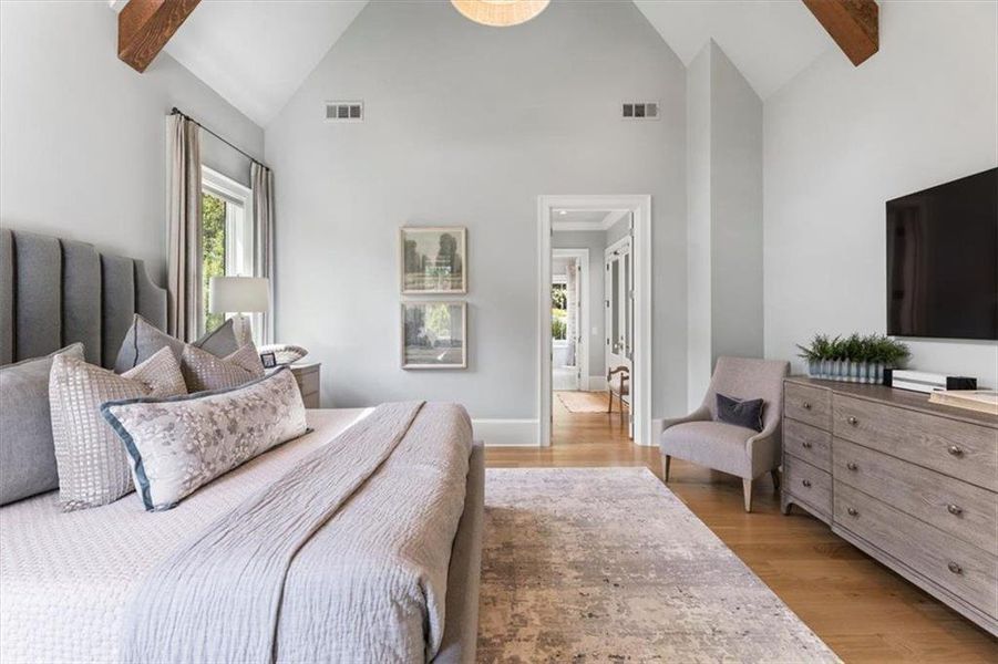 Furnished interior view inside a new home in , Roswell (Image 60).